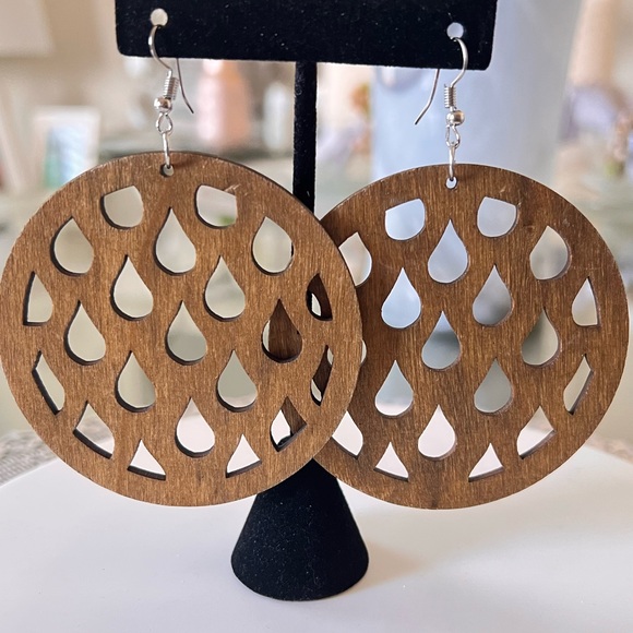 Afrocentric Women Tear Drop Shaped Wood Dangle Earrings - Picture 3 of 4